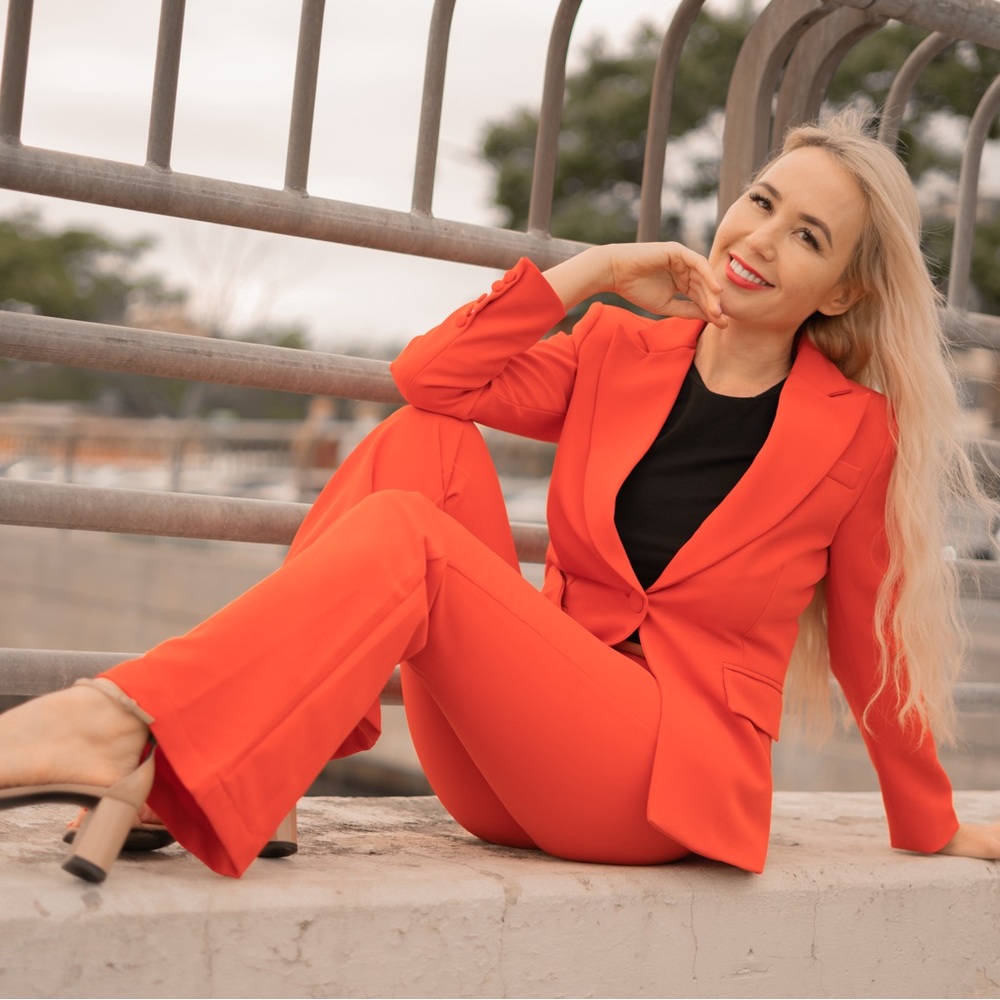 Suite Red Medium - image 4